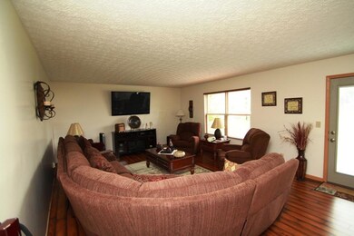 family room 2
