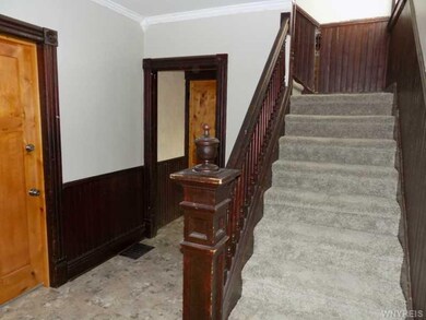 Foyer.