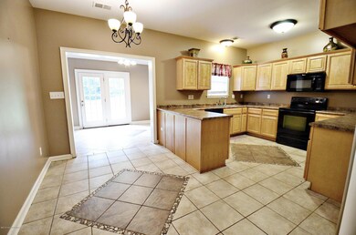 Kitchen and breakfast area