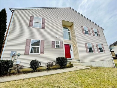 6822 Hunt Dr, Macungie, PA 18062 - photo 4