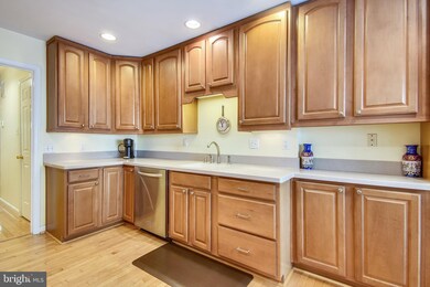 3024 Seven Oaks Place, Falls Church, VA 22042 - photo 7