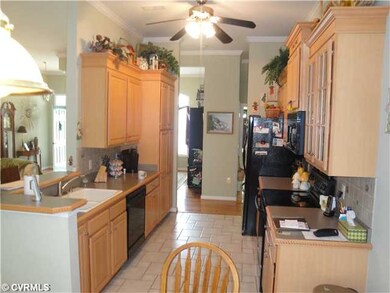 Kitchen - Upgraded cabinets and all appliances con
