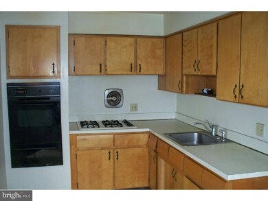 513 W 8th St unit B, Lansdale, PA 19446 - photo 2