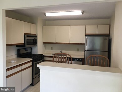 Radnor House unit 625, Bryn Mawr, PA 19010 - photo 6