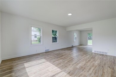 2904 61st St, Des Moines, IA 50322 - photo 5