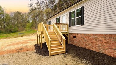 1975 Carl Fox Rd, Taylorsville, NC 28681 - photo 4