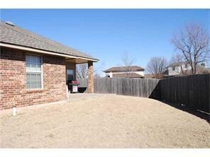 1324 NE 23rd St, Moore, OK 73160 - photo 4