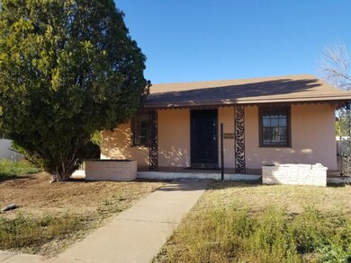 1438 10th St front view