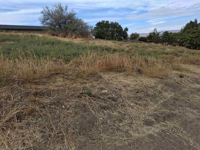 NKA Ravine Dr, Sunnyside, WA 98944 - photo 3