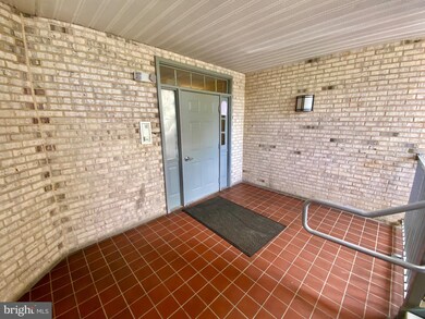 3307 Sir Thomas Dr, Silver Spring, MD 20904 - photo 2