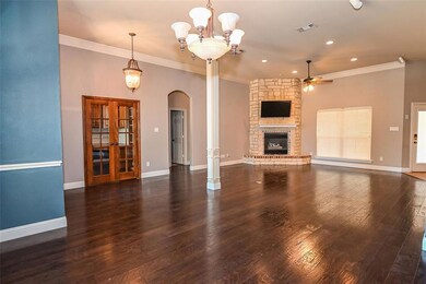 7401 Comis Dr, North Richland Hills, TX 76182 - photo 6