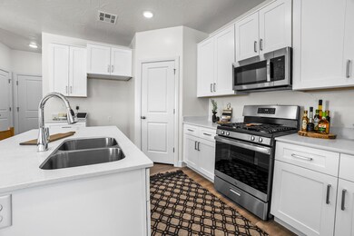 MOVE IN READY! Come see this unit today!