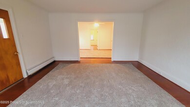 211 Oak St unit First Floor, Scranton, PA 18508 - photo 3