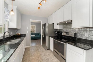 1433 Oakland Ave, Asheboro, NC 27203 - photo 6