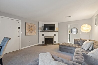 8 Meadowbrook Ln unit 4, South Easton, MA 02375 - photo 3