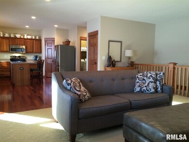 22 Nicholas Ct, Eldridge, IA 52748 - photo 3