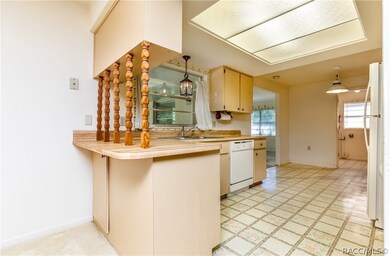 Spacious kitchen!