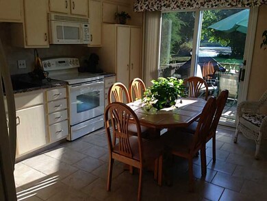 362 Chatham Cir, Warwick, RI 02886 - photo 4