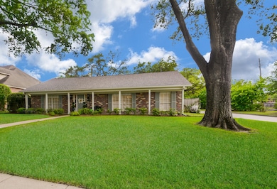 6267 Burgoyne Rd, Houston, TX 77057 - photo 2