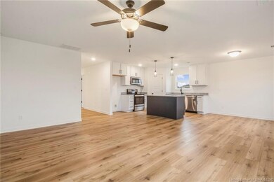 869 Wolf Run Park Blvd, Jeffersonville, IN 47130 - photo 6