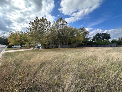 1809 Neal St, Navasota, TX 77868 - photo 2