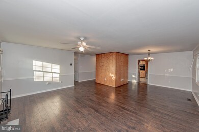 15751 Pointer Ridge Dr, Bowie, MD 20716 - photo 5