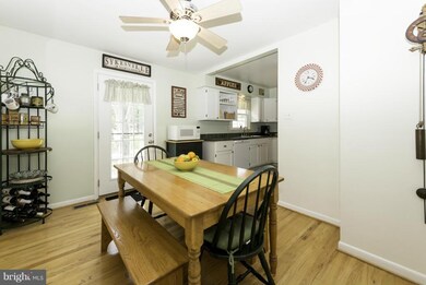 7006 Stratford Dr, Sykesville, MD 21784 - photo 3