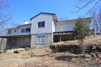 151 Mockingbird Ct, Bushkill, PA 18324 - photo 2