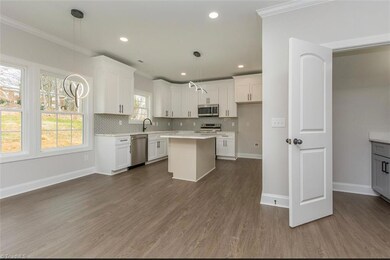 605 Hazelwood St, Asheboro, NC 27205 - photo 5