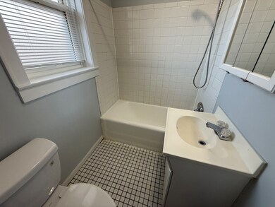 unlisted-address, Berwyn, IL 60402 - photo 5