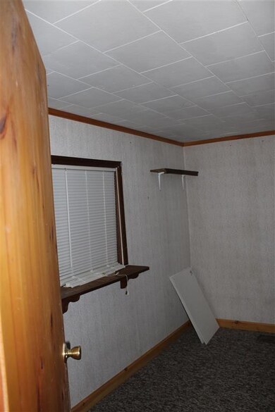 47 Dalton Rd, Dalton, NH 03598 - photo 4