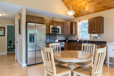 10-Kitchen (3 of 8)