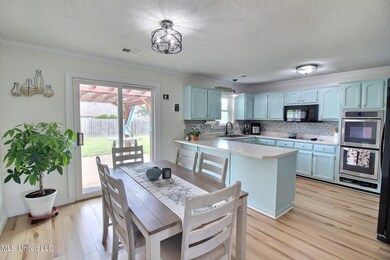 Breakfast Area and Kitchen