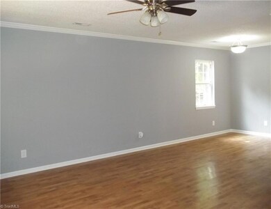 1013 Breeze Way Ct, Asheboro, NC 27203 - photo 3