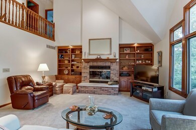 826 Crestway Dr, Columbus, OH 43235 - photo 5