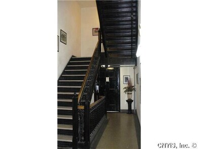 Foyer Take the stairs or the elevator to the 2nd f