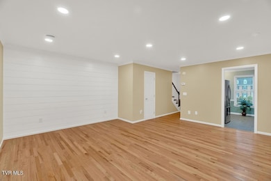 817 Wayne Ave NE, Abingdon, VA 24210 - photo 5