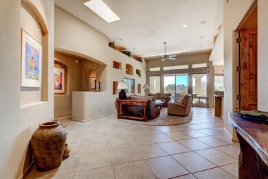 SPACIOUS GREATROOM