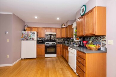 84 Barton St, Pawtucket, RI 02860 - photo 5