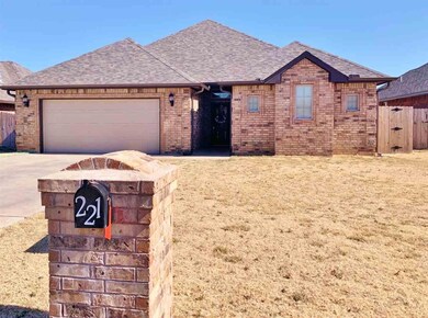 221 NW Granite Ave, Cache, OK 73527 - photo 2