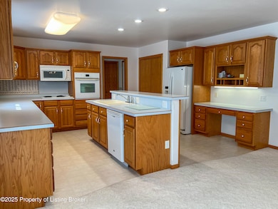 1708 14th Ave SE, Mandan, ND 58554 - photo 7