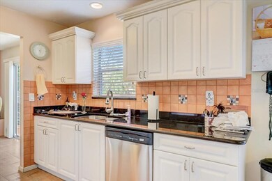 3910 77th Place E, Sarasota, FL 34243 - photo 5