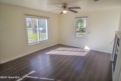 934 Mohegan Rd, Schenectady, NY 12309 - photo 5