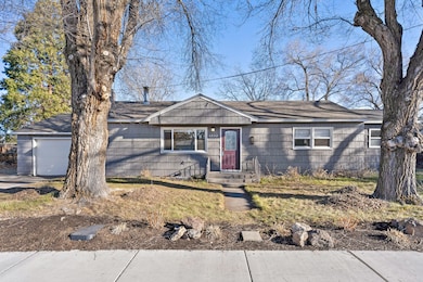 1232 SW 15th St, Redmond, OR 97756 - photo 3