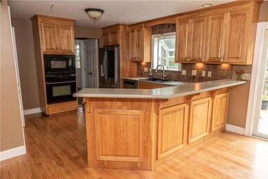 18 Carrington St, Blackstone, MA 01504 - photo 3