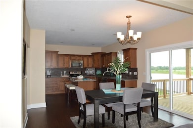 9510 Rushbrook Dr, Johnston, IA 50131 - photo 4