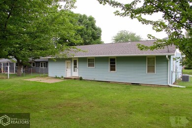 1409 S 6th Ave E, Newton, IA 50208 - photo 3