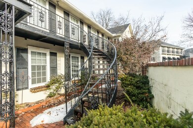 1631 Roxbury Unit D6-4