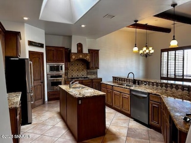 5140 San Carlos Kitchen pic 1