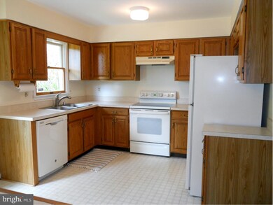 6638 Ridge Rd, Sykesville, MD 21784 - photo 7